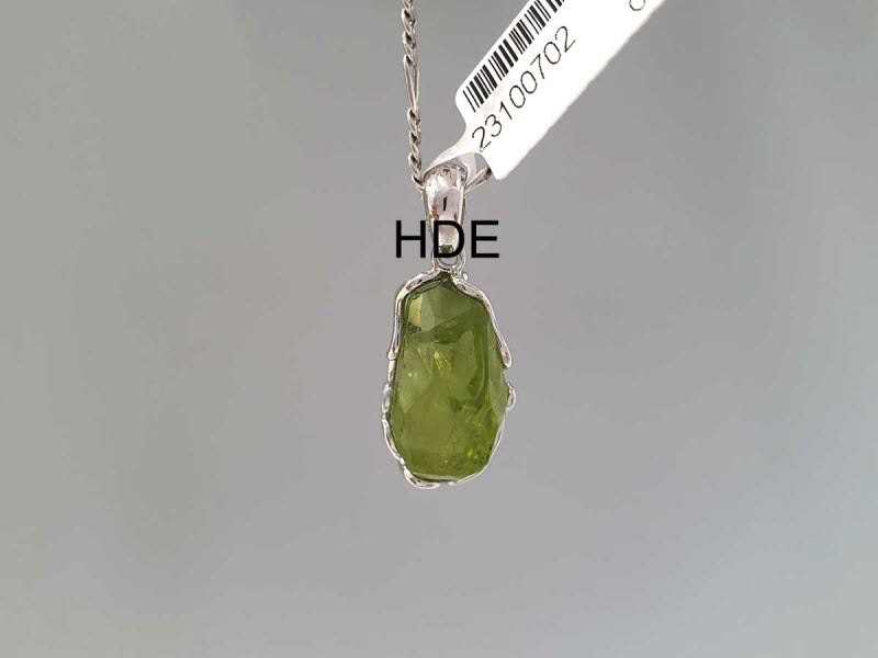 Peridot Anh Nger Freiform X Mm Gefasst In Silber